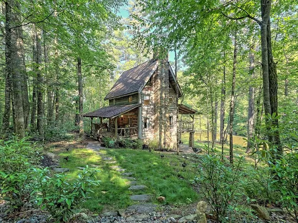 1092 Hunter Ridge Trl, Clayton, GA 30525