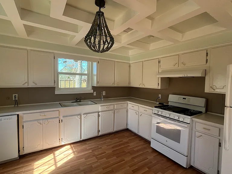 5022 Caroline St — Photo 5