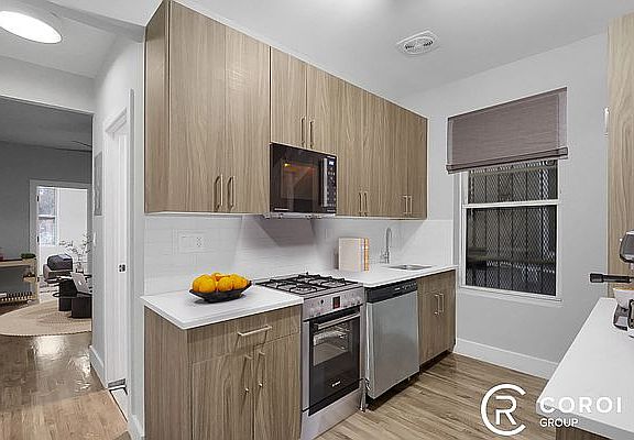 2nd image of 1661 Sterling Pl APT 2R