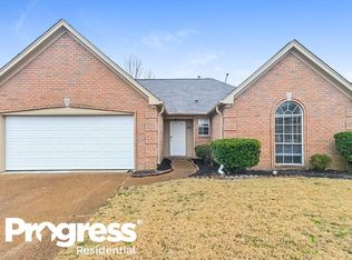 5390 Crystal Oak Dr, Memphis, TN 38141