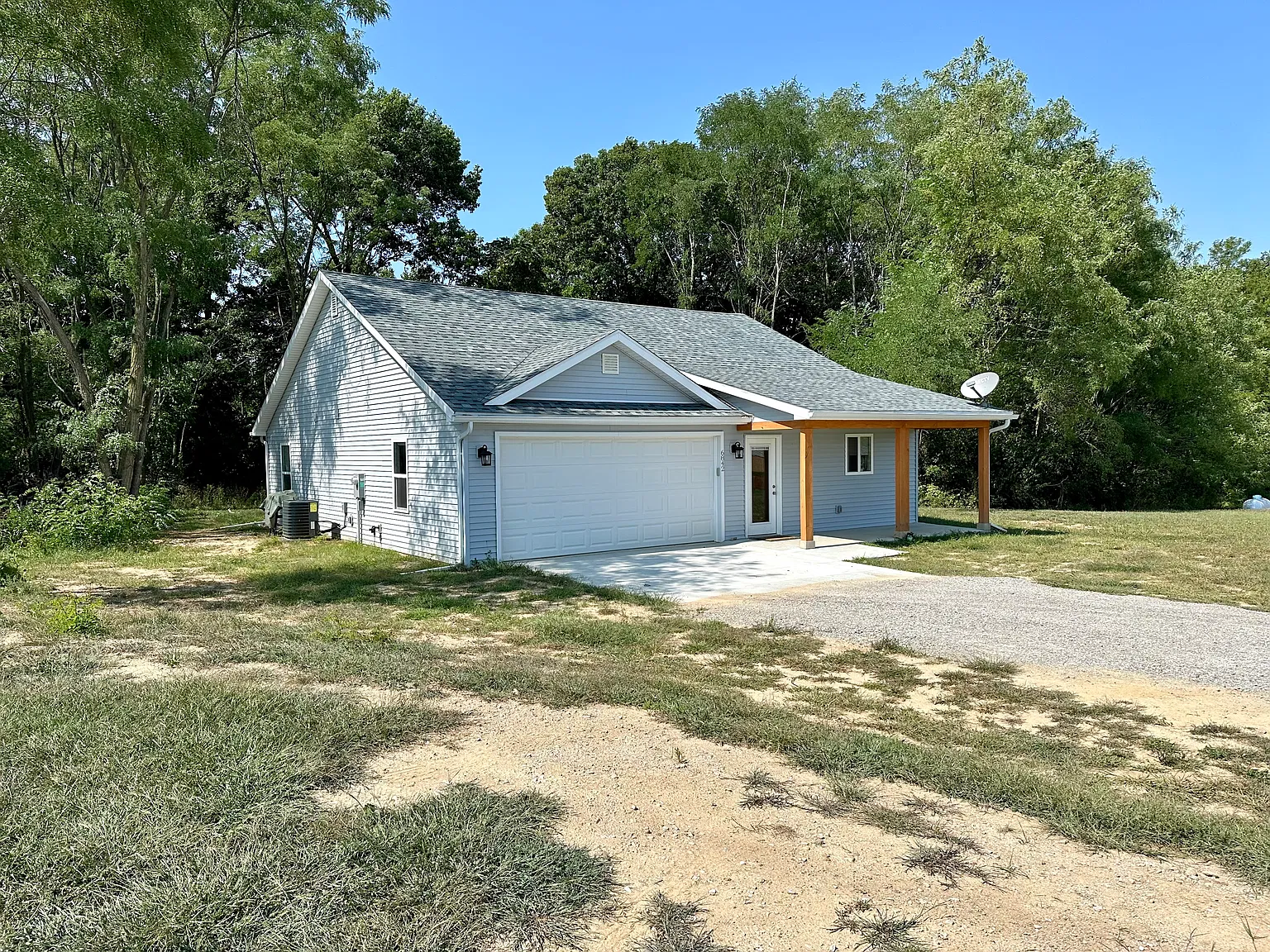 3 bed, 1170 sqft, $2,250 — Photo 2