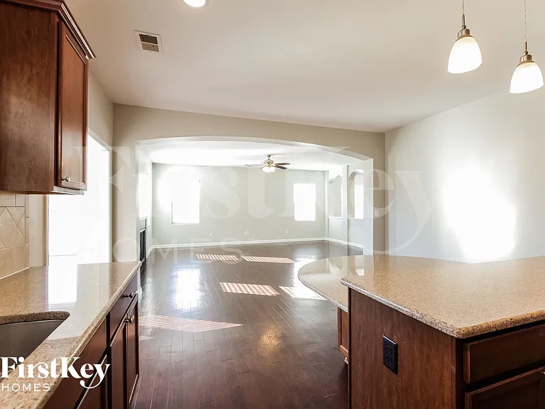 4204 Craighill Ln — Photo 7