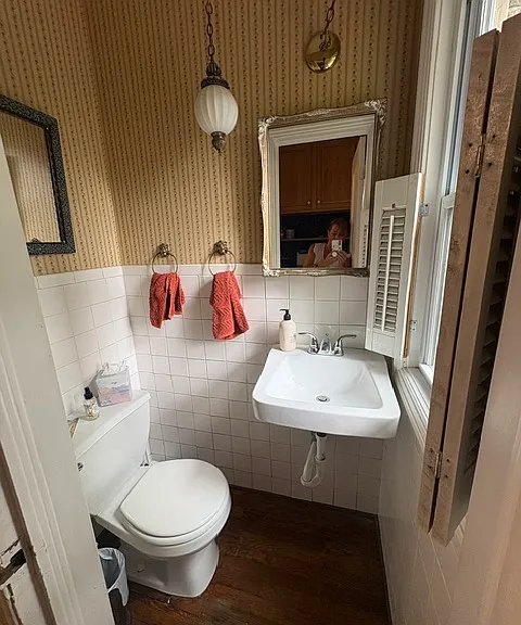E 74th Ter — Photo 18