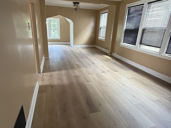 3rd image of 8126 S Escanaba Ave #2