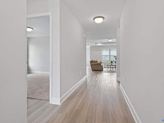 5th image of 111 Saylor Rose Dr