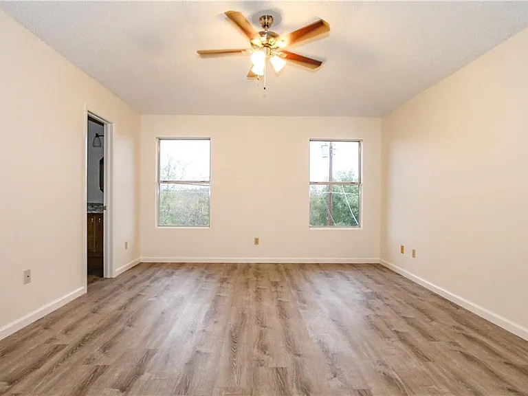 900 Sweetwater River Dr — Photo 8