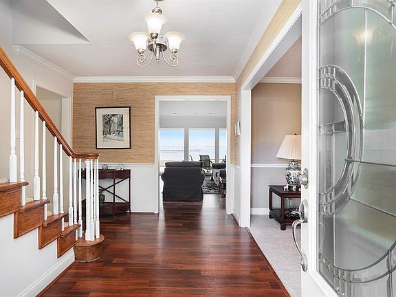 4th image of 206 Bay Colony Dr