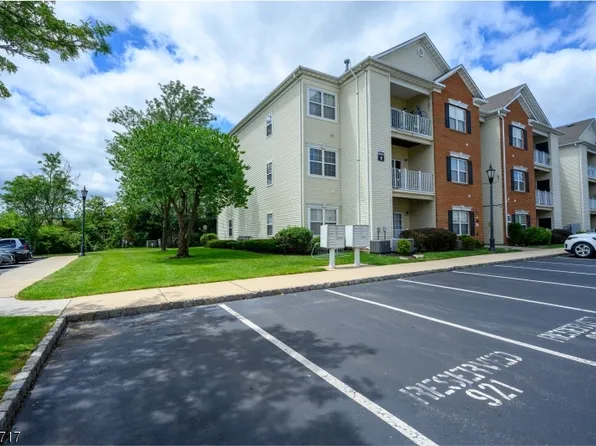 913 Del Negro Ct, South Plainfield Boro, NJ 07080