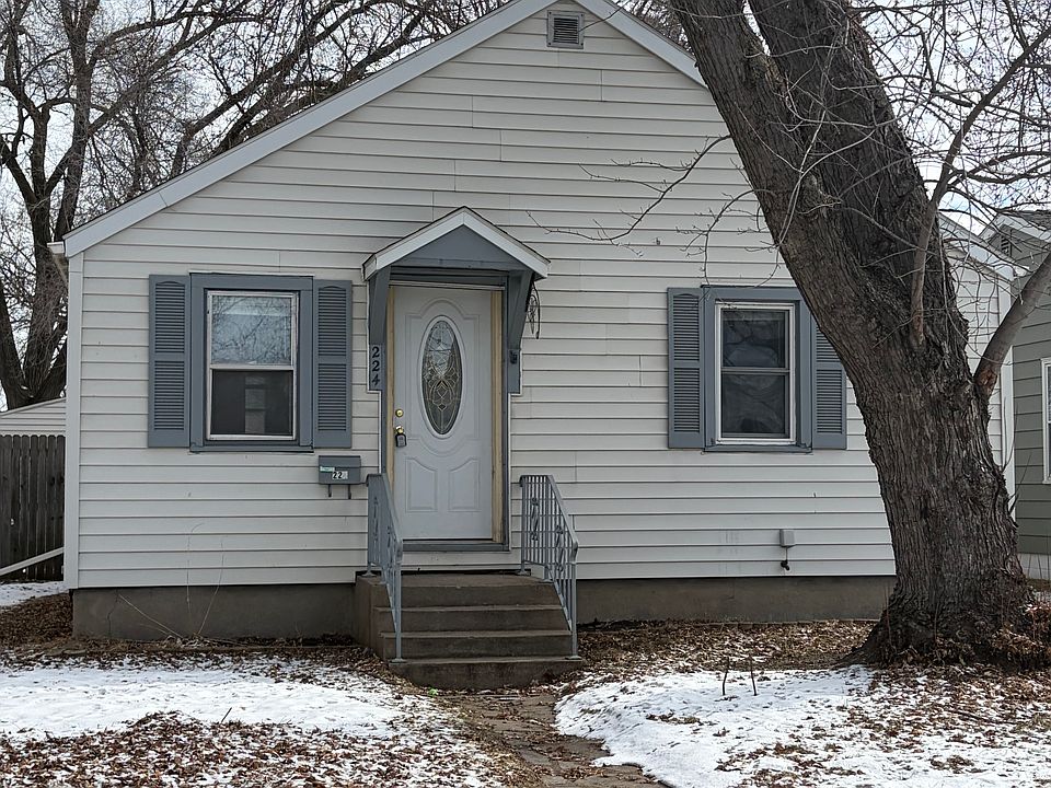 1st image of 224 36th Ave N