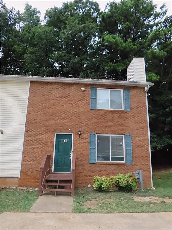 3 bed, 2.5 bath, $1,400 — Photo 2