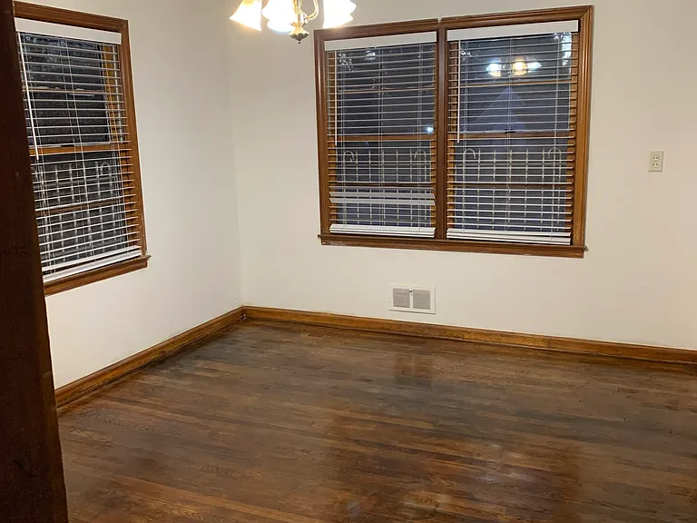 635 Charlotte Pl NW — Photo 8