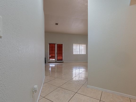 4th image of 1140 N Villareal Ave