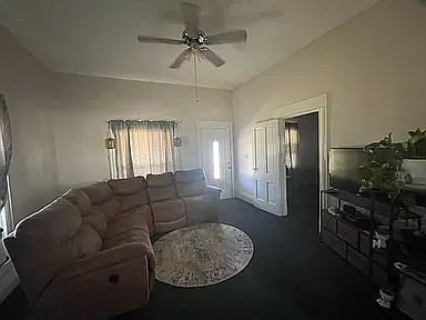 3rd image of 121 N Colorado Ave