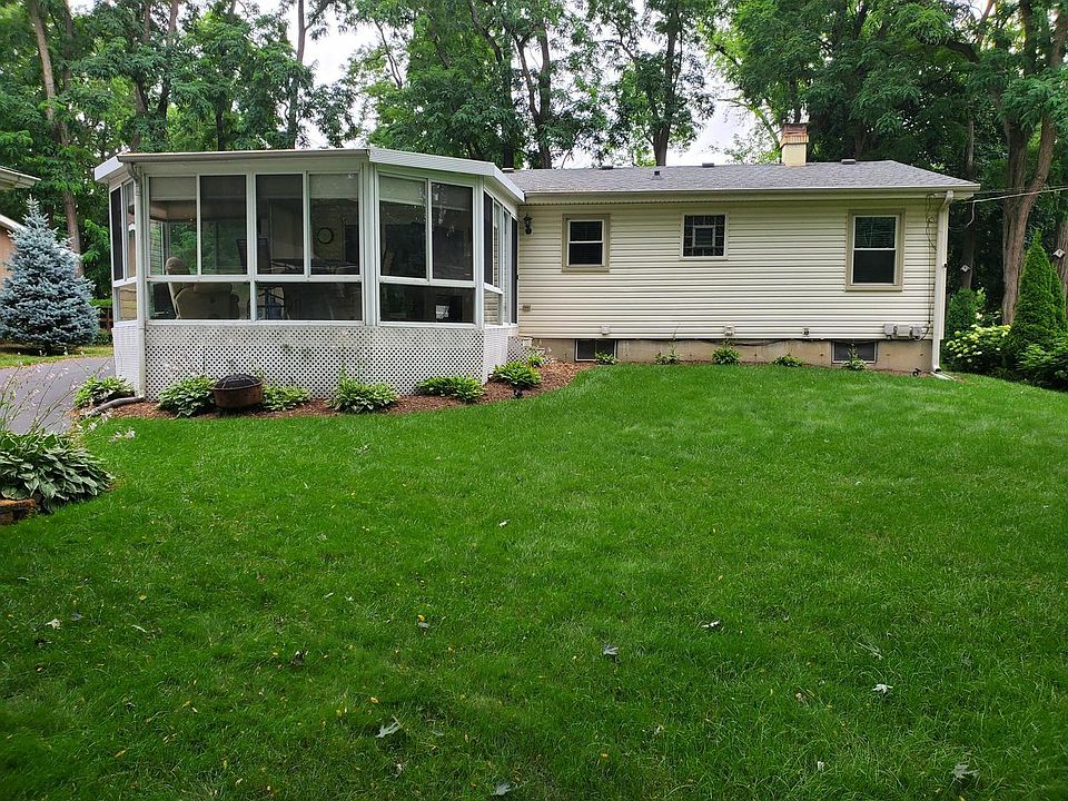 2nd image of 26W035 Hazel Ln