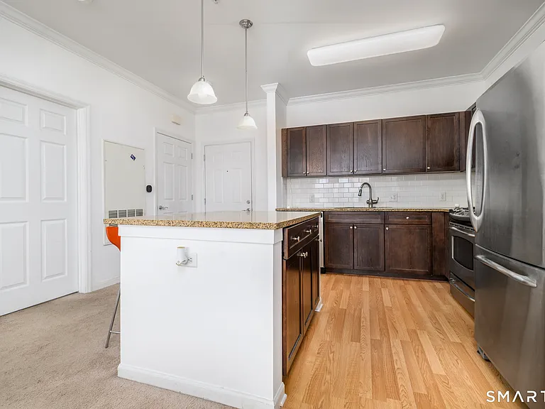 850 E Main St #412 — Photo 7