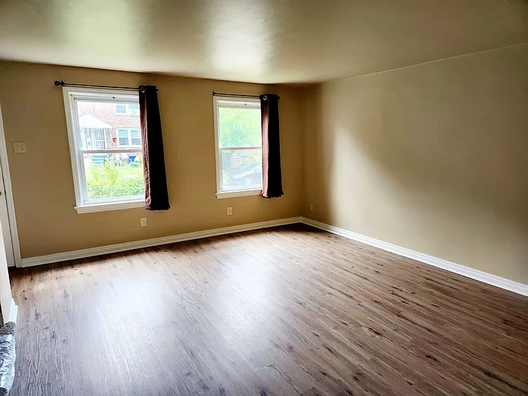 2618 Waldo St — Photo 6