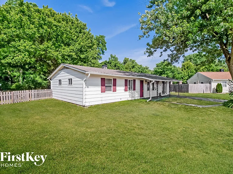 4315 Standish Dr — Photo 2
