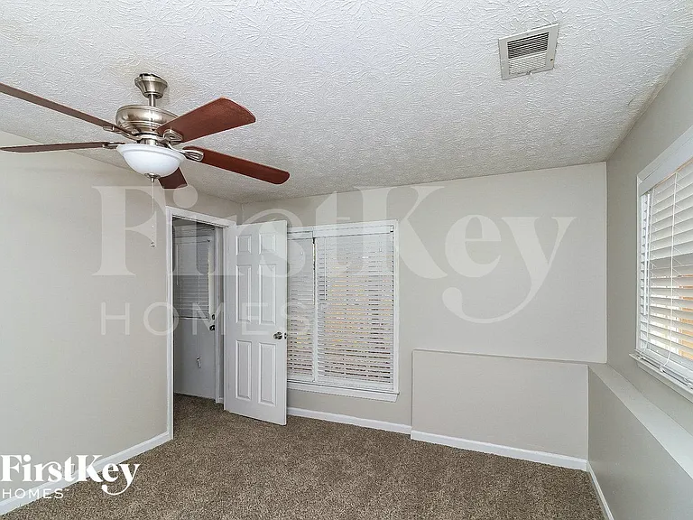 722 Altman Ct — Photo 12