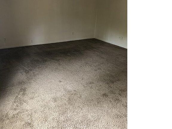 4th image of 2204 Lynnwood Ave