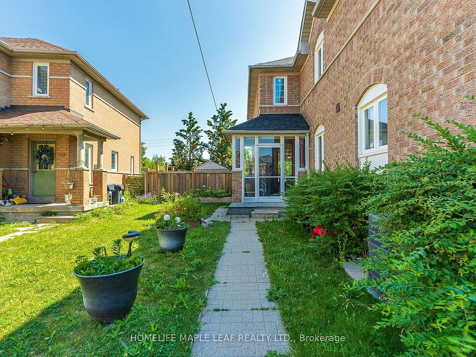 1st image of 43 Morningmist St