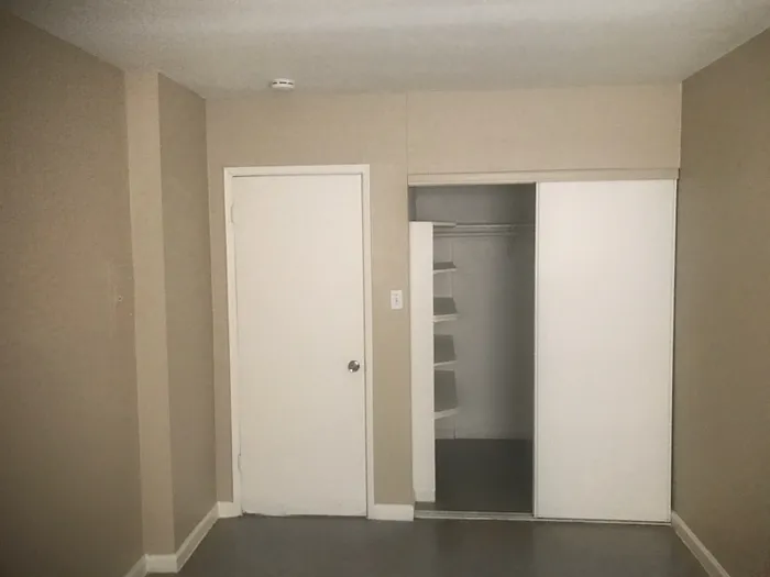2299 Grove Ave #6 — Photo 5
