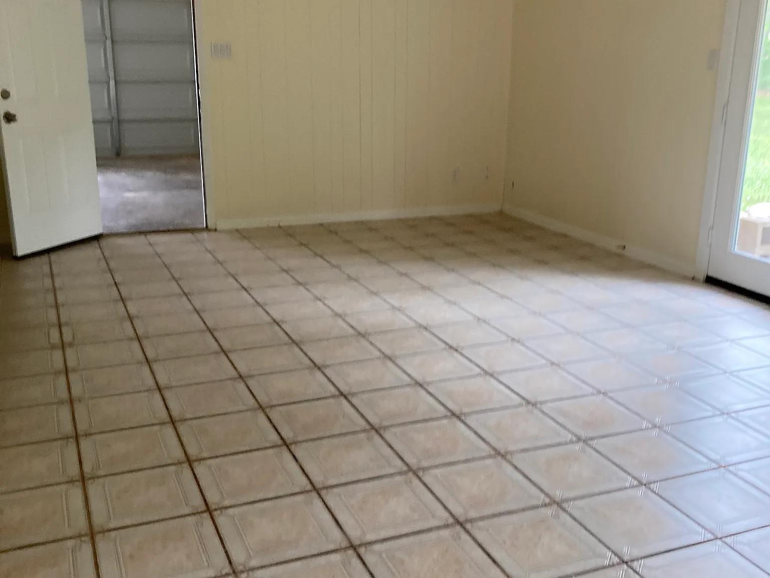 3 bed, 1.5 bath, 1372 sqft, $1,400 — Photo 4