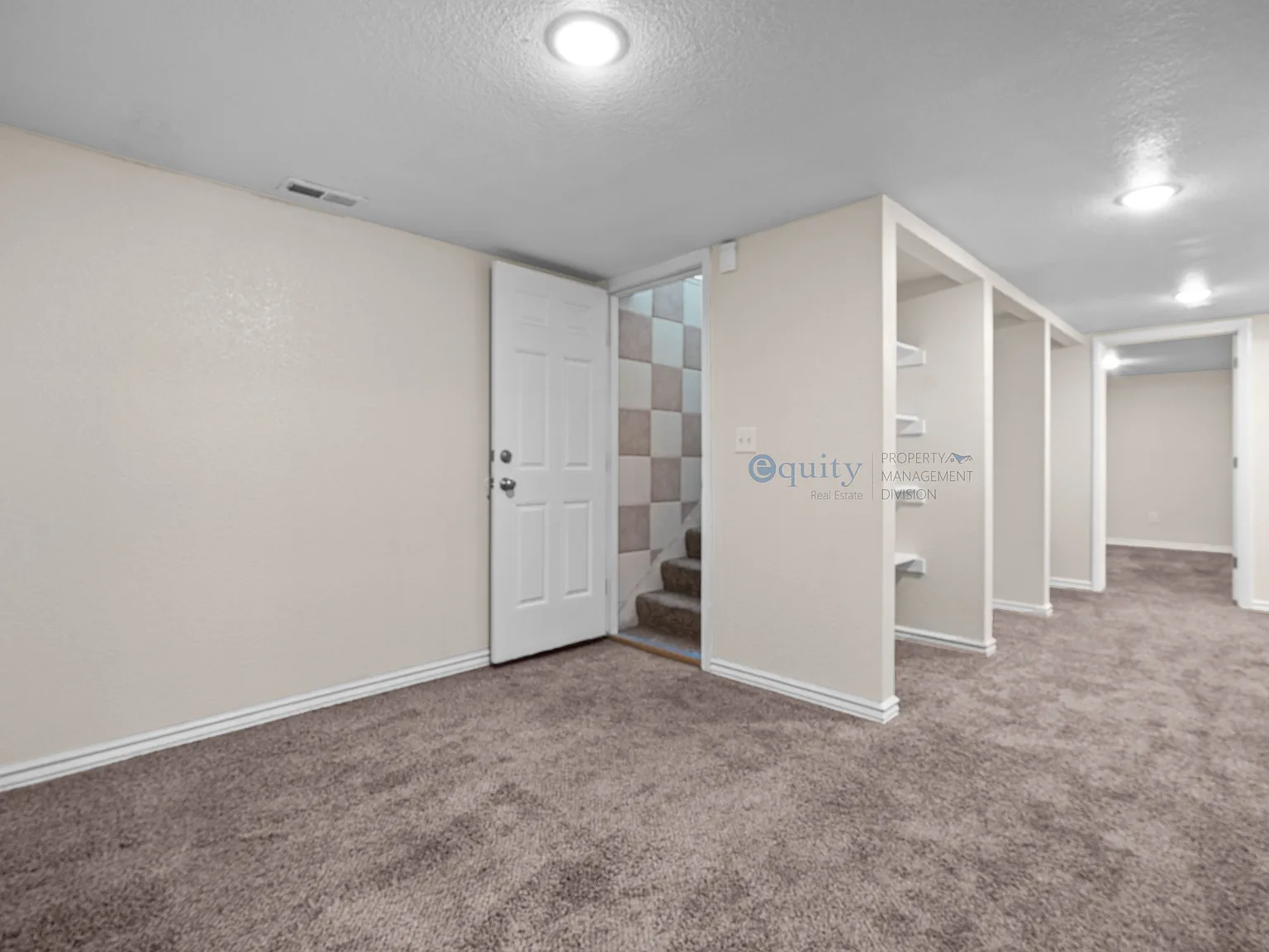 3193 Montclair St - FO - DOWN — Photo 3