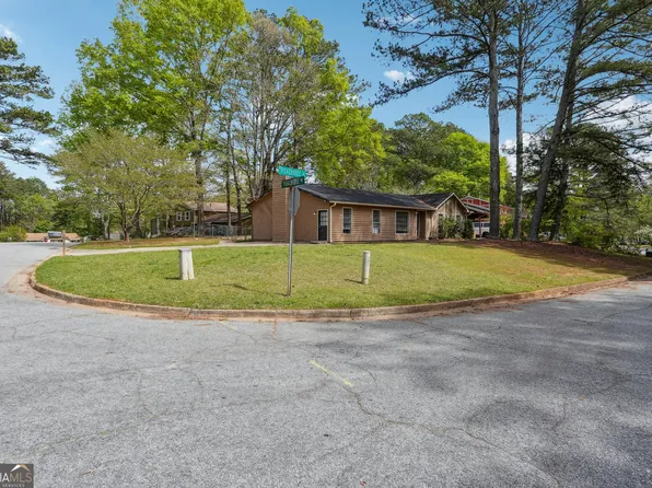 8474 Peachtree Ln, Riverdale, GA 30274