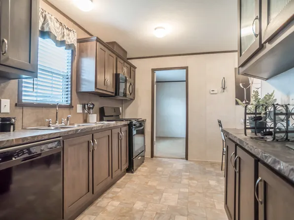 2458 E Birch Dr #92, Kawkawlin, MI 48631