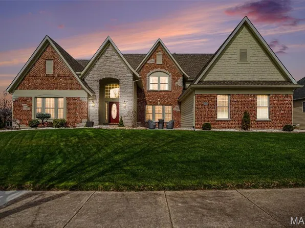2377 Spring Mill Estates Dr, Saint Charles, MO 63303