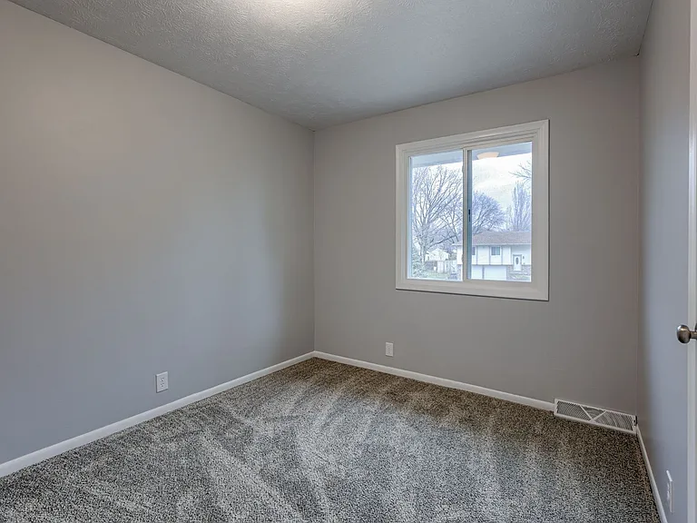12511 Patrick Cir — Photo 12