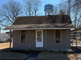 305 McLean St, Colchester, IL