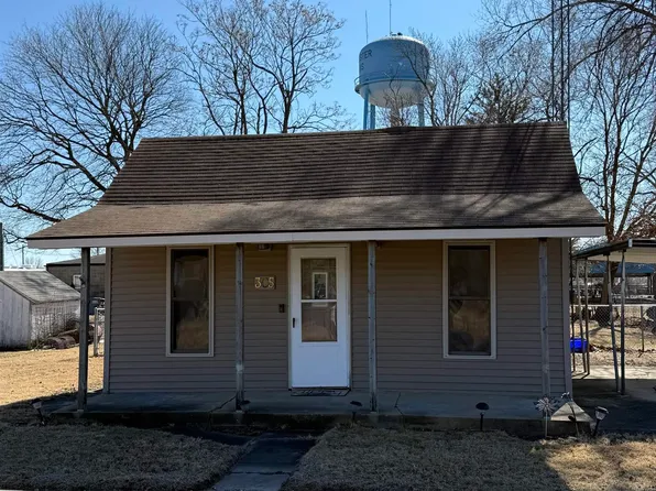 305 McLean St, Colchester, IL 62326