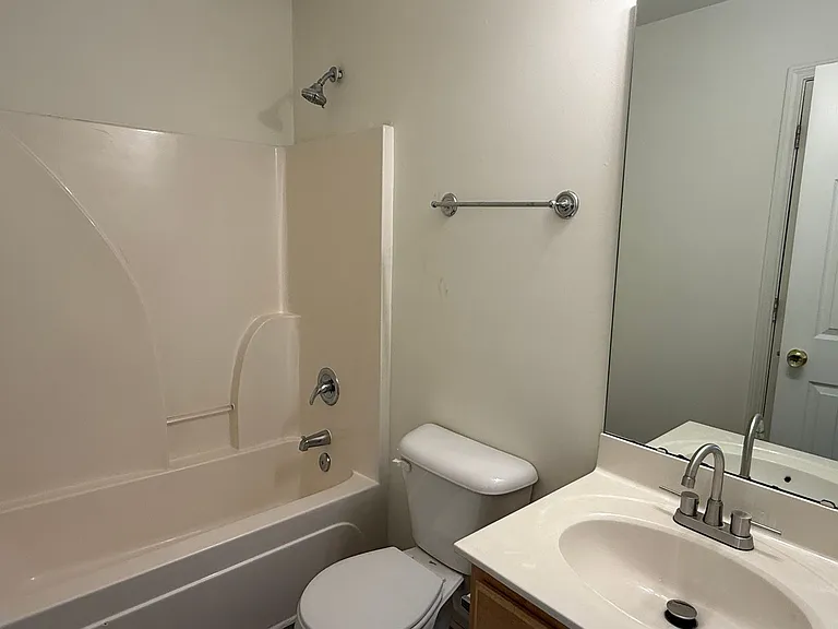6319 Elliott Dr — Photo 16