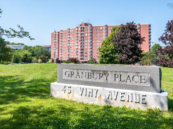 45 Vimy Ave #323, Halifax, NS B3M 4C5