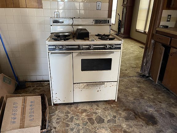 2nd image of 301 S Rogers St