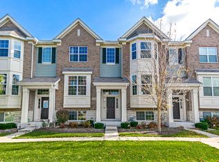 2813 Henley Ln, Naperville, IL 60540