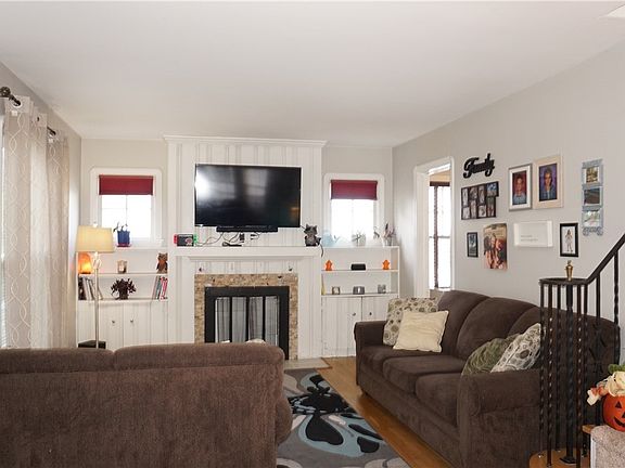 5th image of 4309 W 210th St