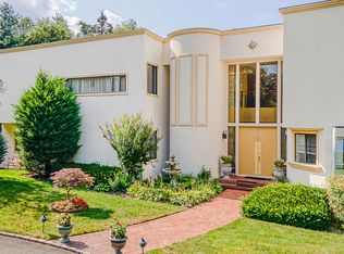 20 Serein Ct, Syosset, NY 11791