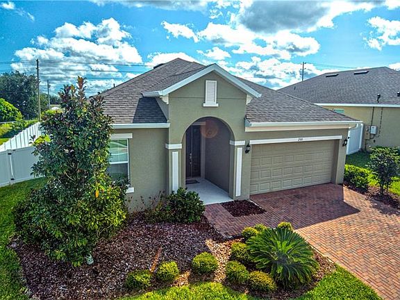 2nd image of 200 Seville Dr