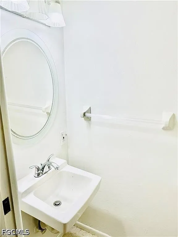 2 bed, 3.0 bath, 1024 sqft, $1,500 — Photo 2