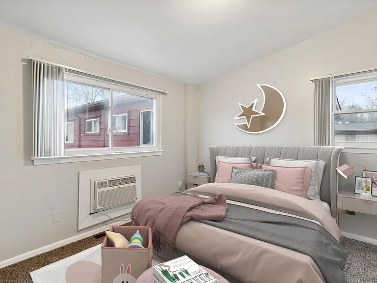 Village Grove Apartments — Photo 36