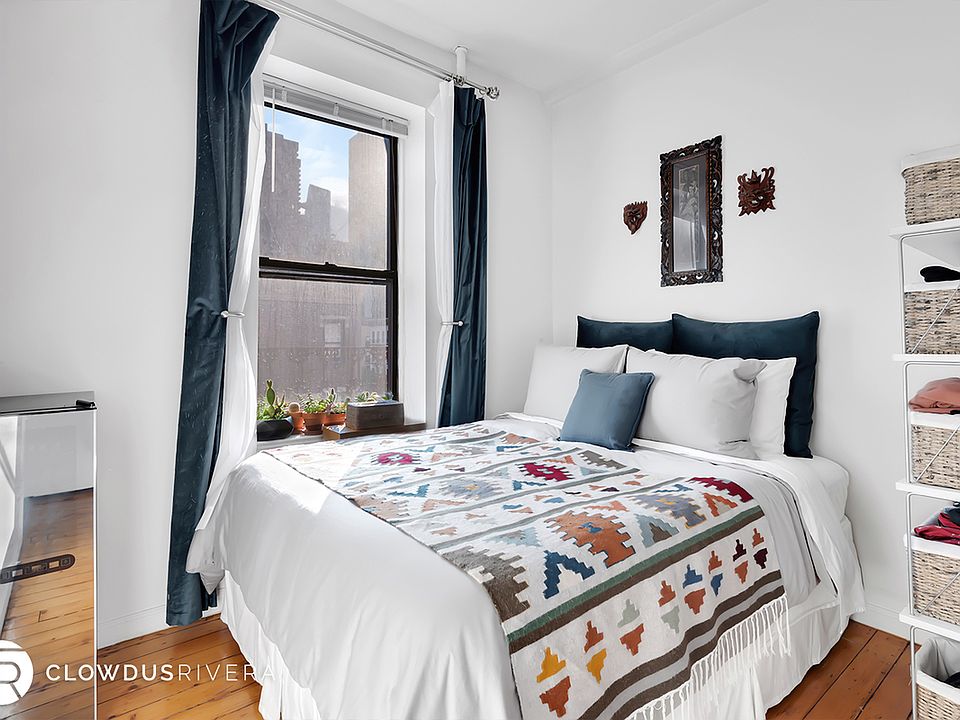 1st image of 375 W 46th St