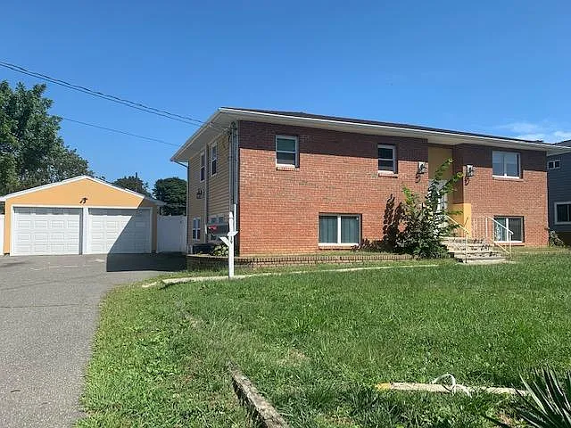 19 New York Ave — Photo 1