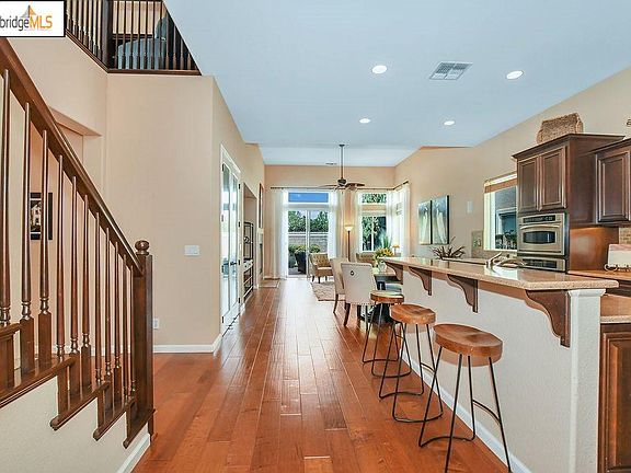 5th image of 912 Natoma Ct