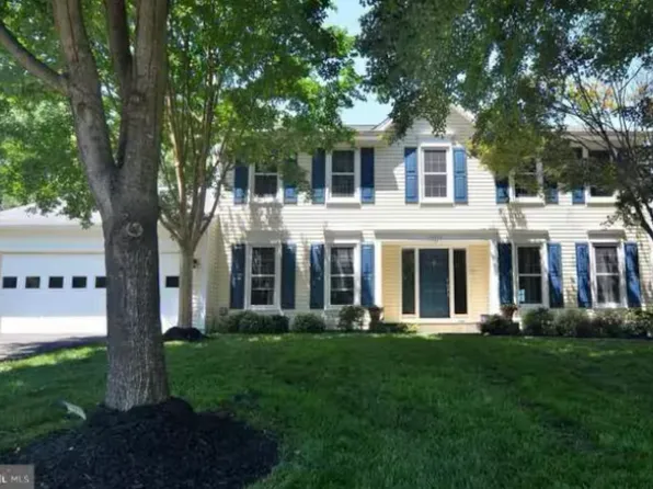 10714 Sugar Meadow Dr, Great Falls, VA 22066
