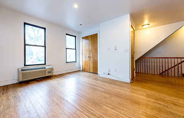 Rented by Nooklyn NYC LLC | media 37