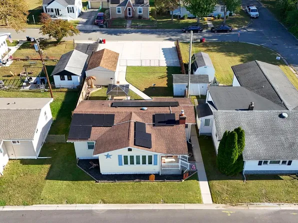 327 Lafayette Rd, Carneys Pt, NJ 08069