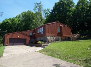 1316 Oxbow Rd, Belpre, OH 45714