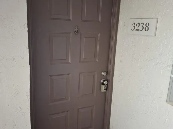3238 Coral Lake Ln, Pompano Beach, FL 33065